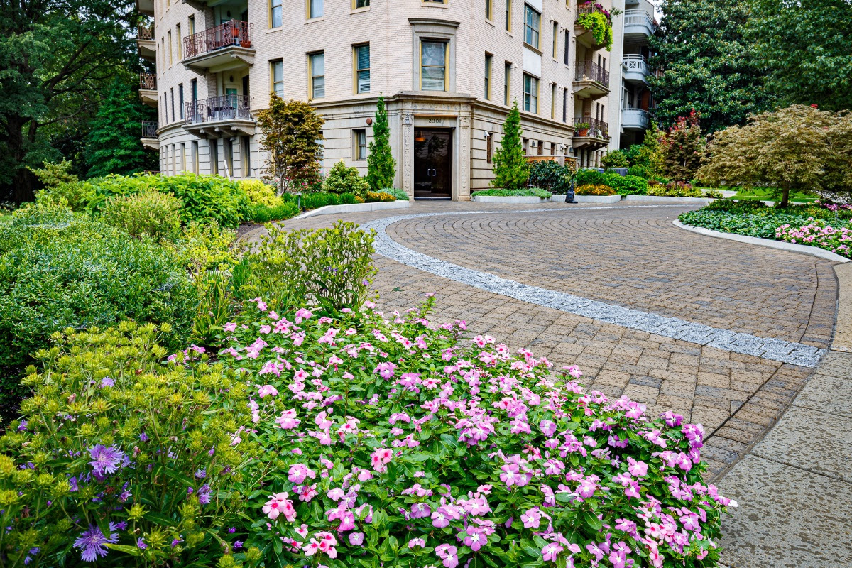 commercial landscapers